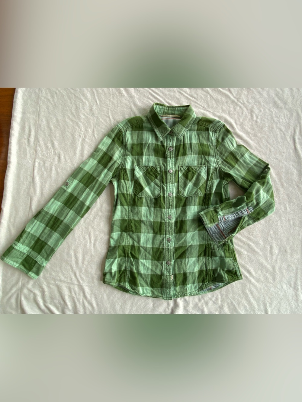 Woolrich Light/Dark Green Plaid Long-Sleeve Button-Down Shirt with Contrast Trim